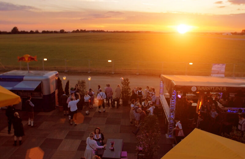 rue-oktoberfest-essen-sonnenuntergang-terrasse rue-oktoberfest-essen-sonnenuntergang-terrasse